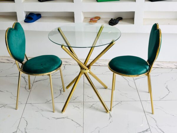 IMG-20250901-WA0074 Table Tête de Luxe – Élégance et Raffinement